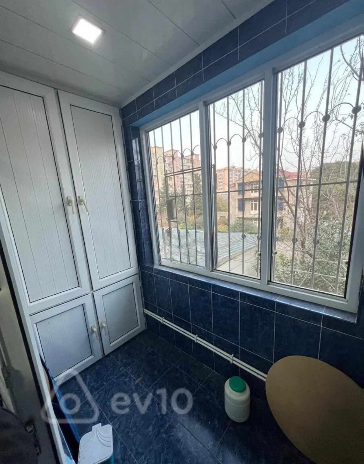 Kirayə verilir 2 otaqlı köhnə tikili 55 m²