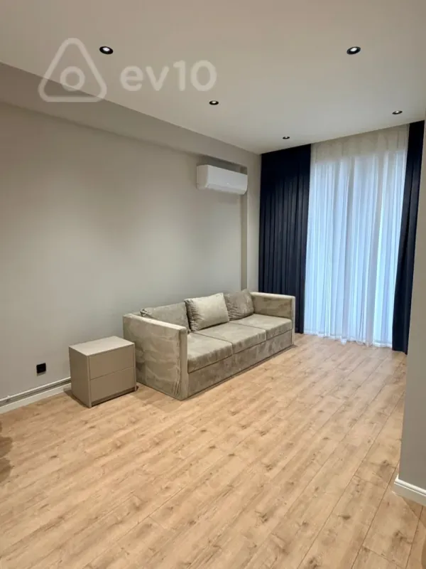 Kirayə verilir 3 otaqlı yeni tikili 175 m²