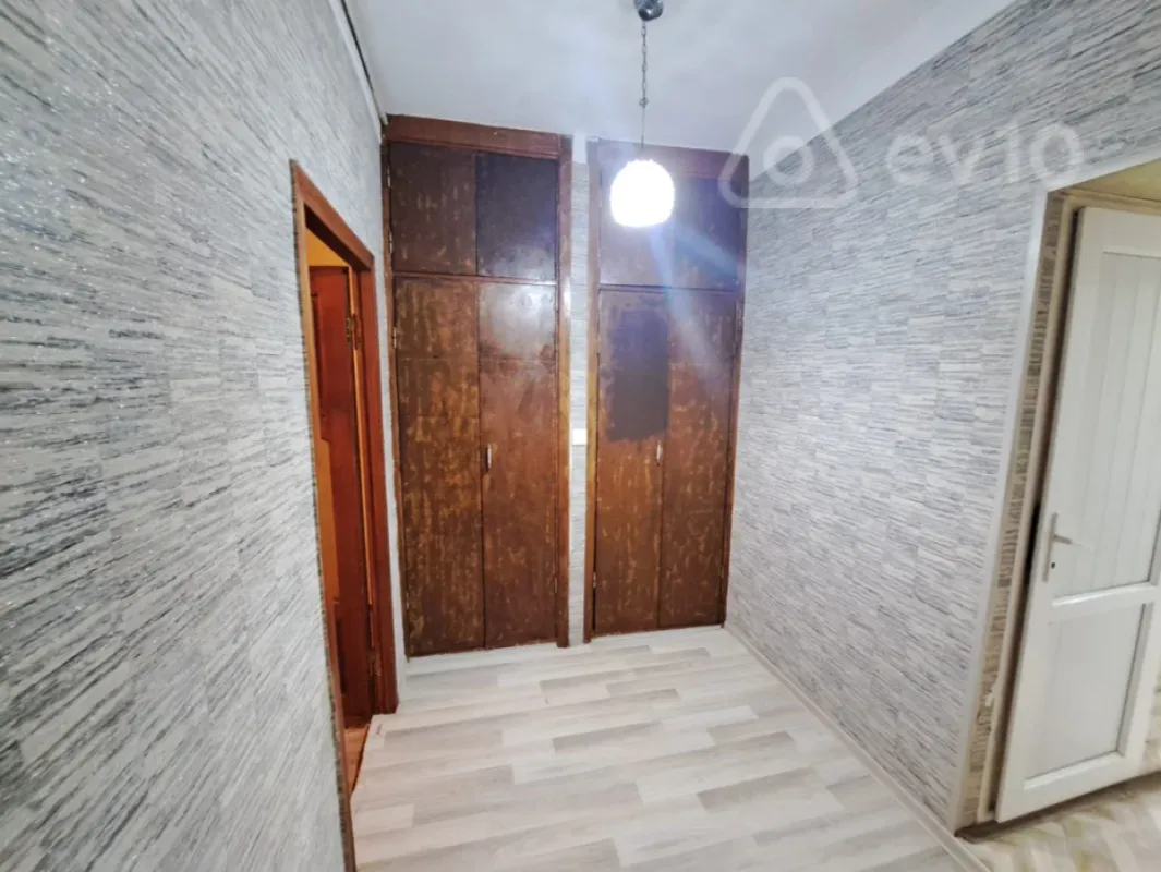 Kirayə verilir 2 otaqlı köhnə tikili 70 m²