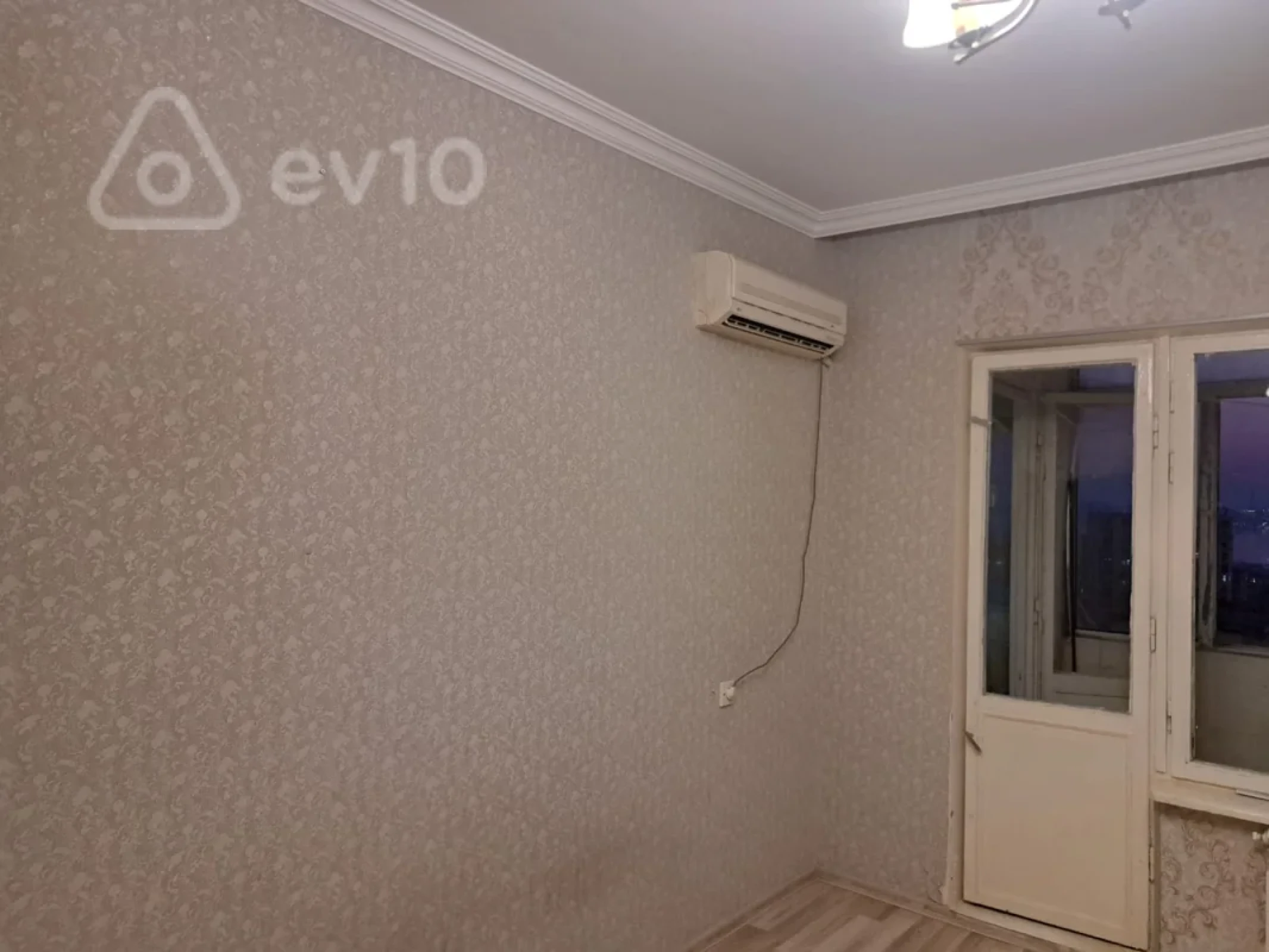 Kirayə verilir 2 otaqlı köhnə tikili 70 m²