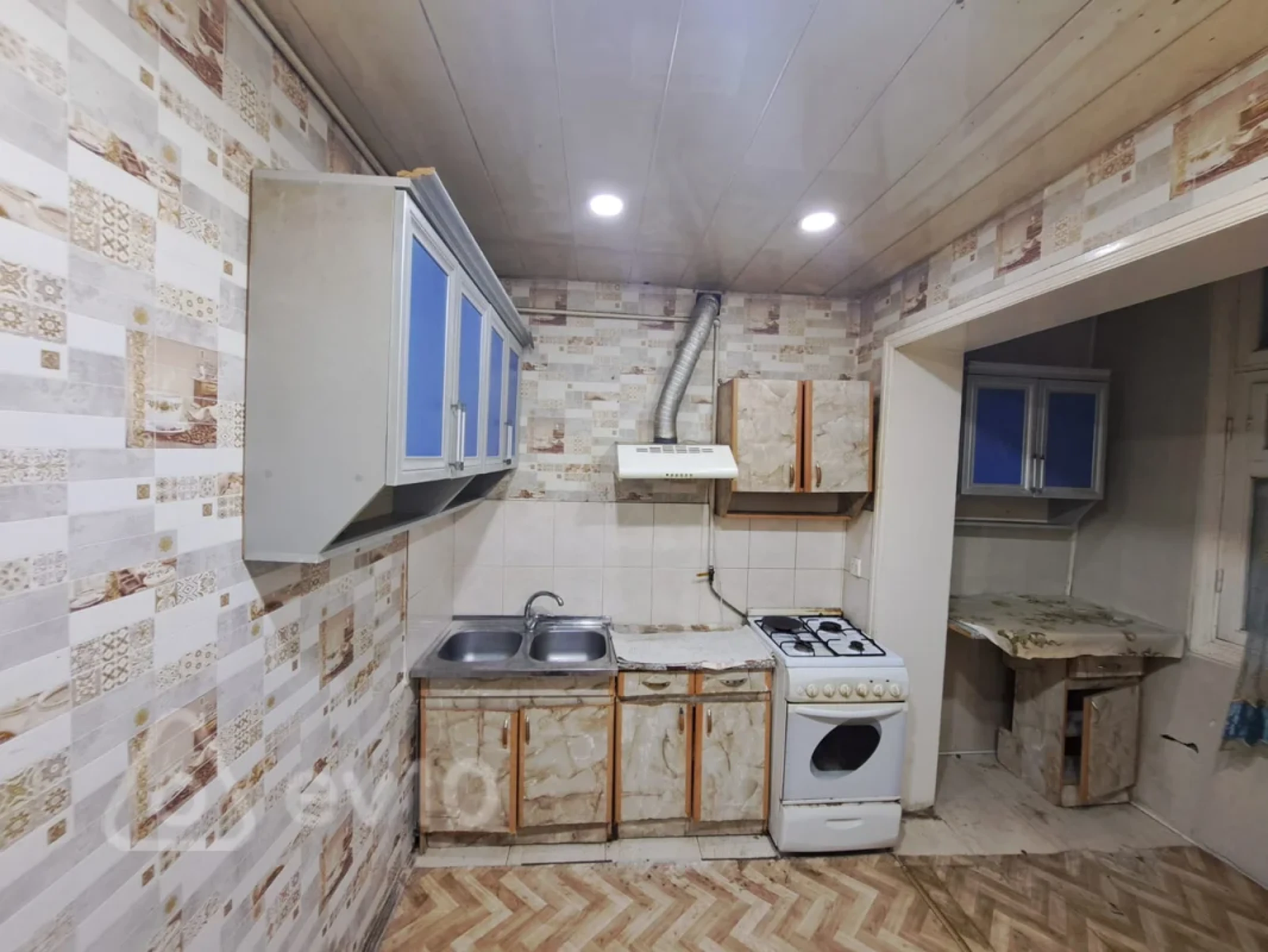 Kirayə verilir 2 otaqlı köhnə tikili 70 m²