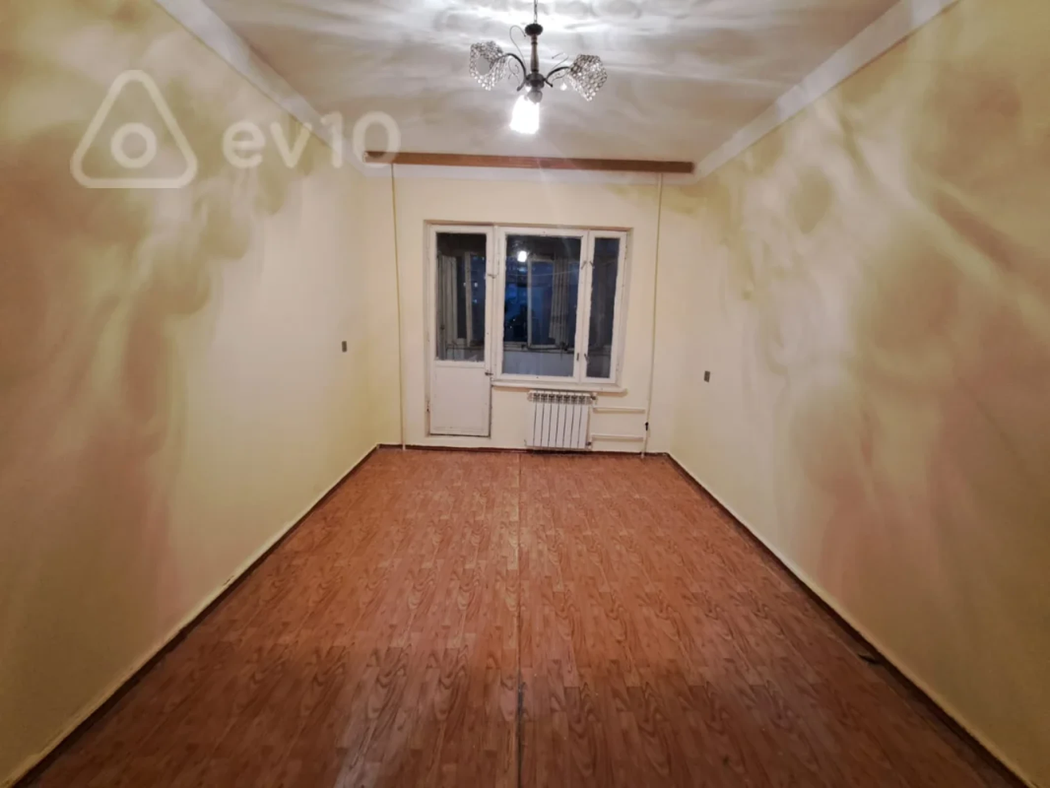 Kirayə verilir 2 otaqlı köhnə tikili 70 m²