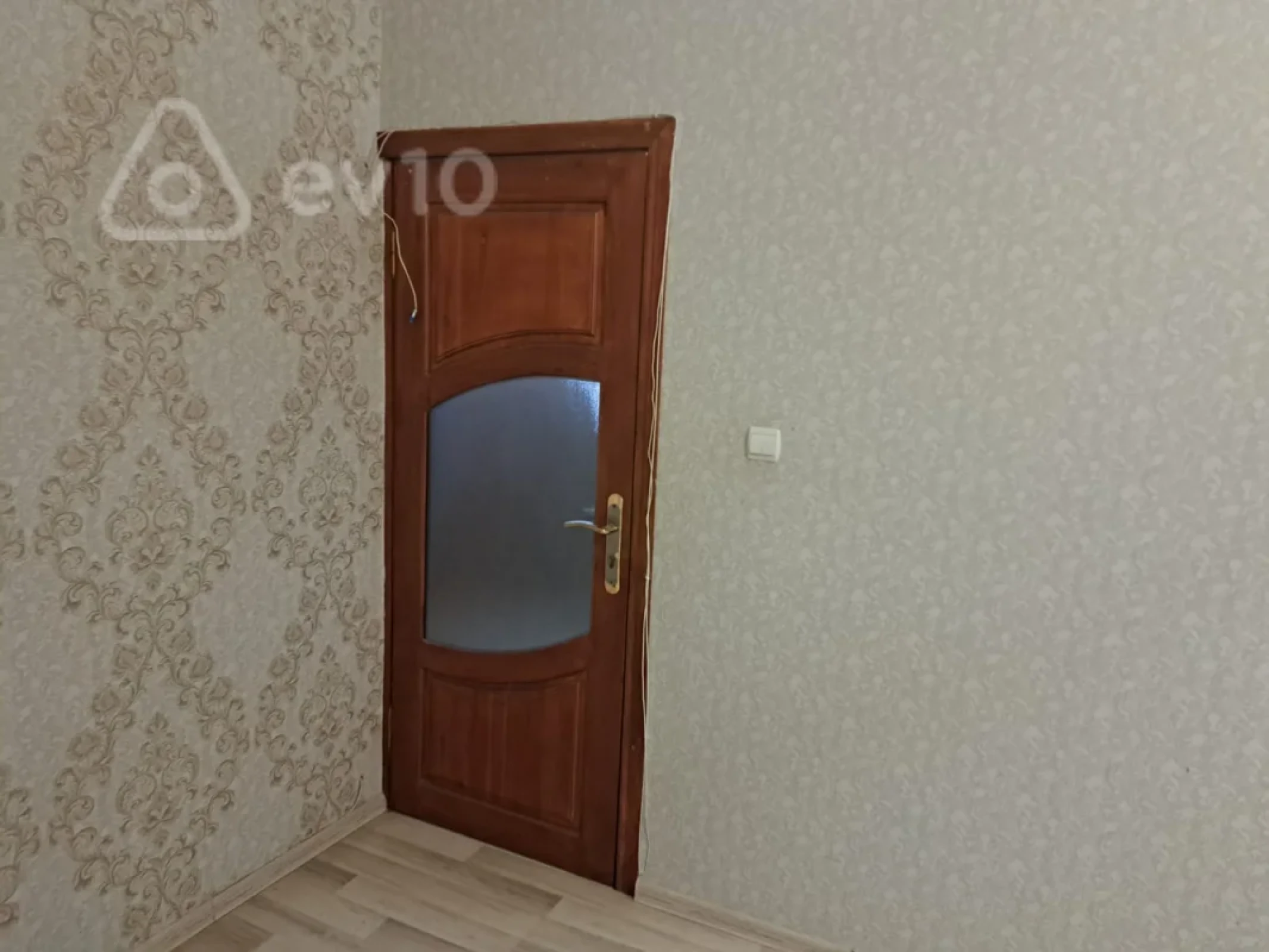 Kirayə verilir 2 otaqlı köhnə tikili 70 m²