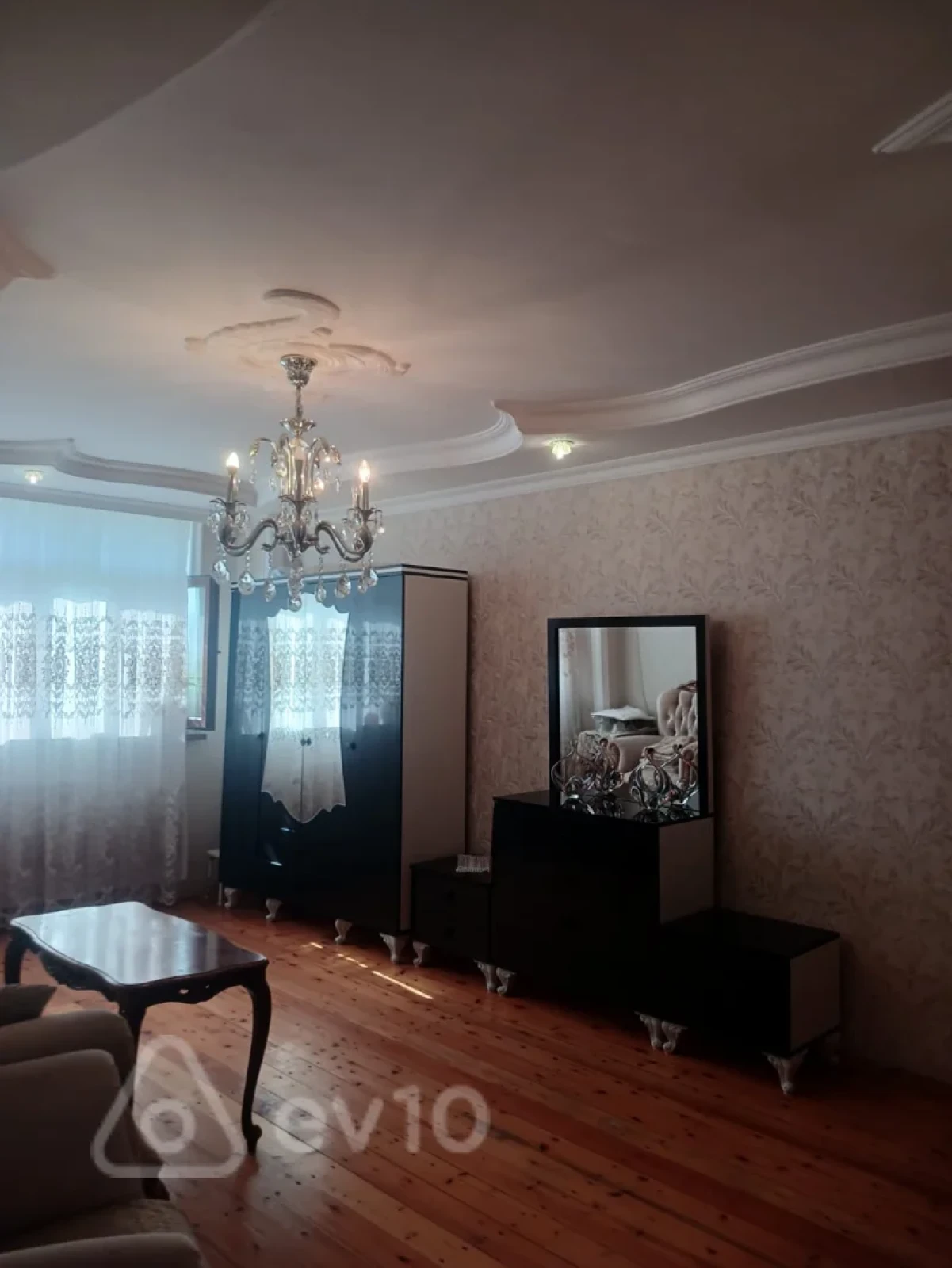 Satılır 4 otaqlı yeni tikili 100 m²