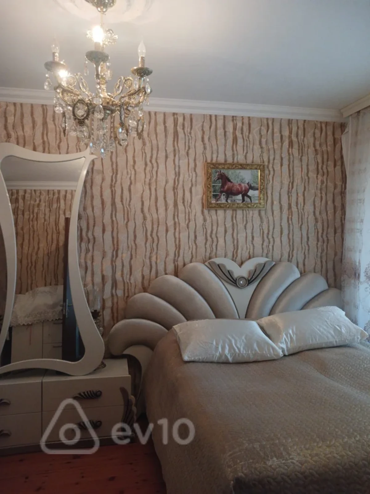 Satılır 4 otaqlı yeni tikili 100 m²