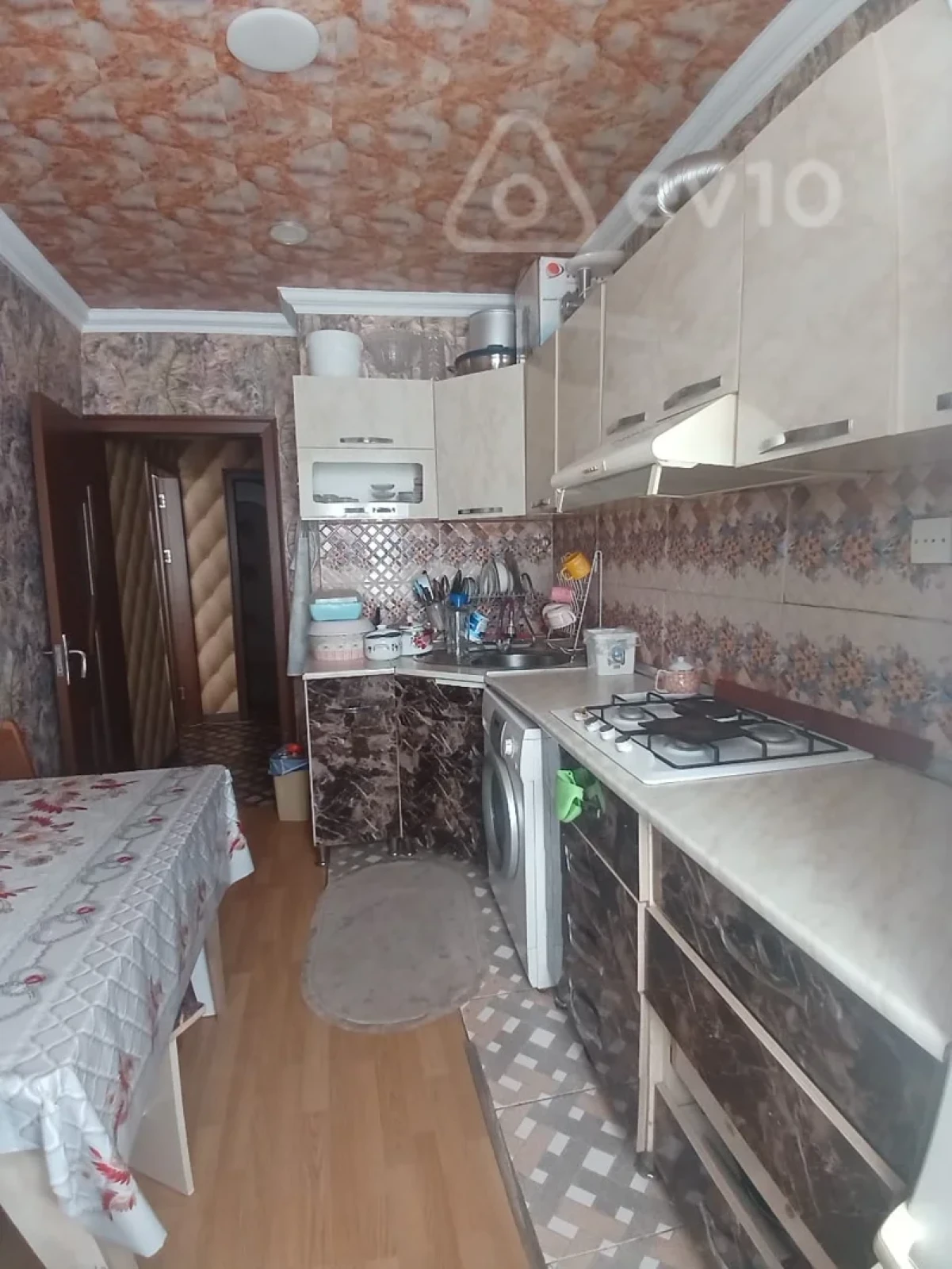 Satılır 4 otaqlı yeni tikili 100 m²