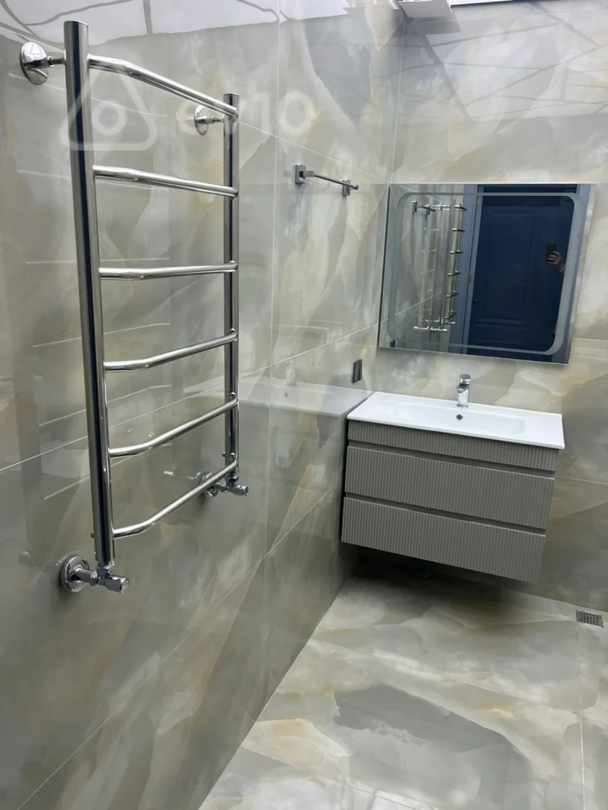 Satılır 3 otaqlı yeni tikili 120 m²