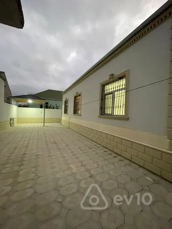 Satılır 4 otaqlı həyət evi 120 m²
