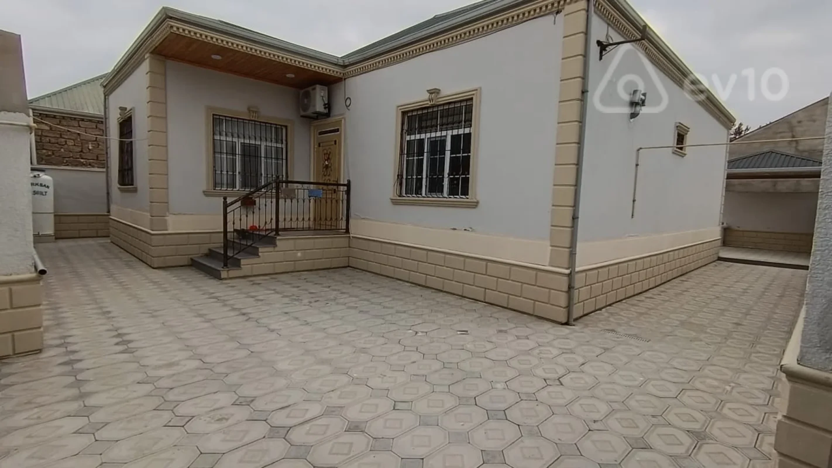 Satılır 4 otaqlı həyət evi 120 m²