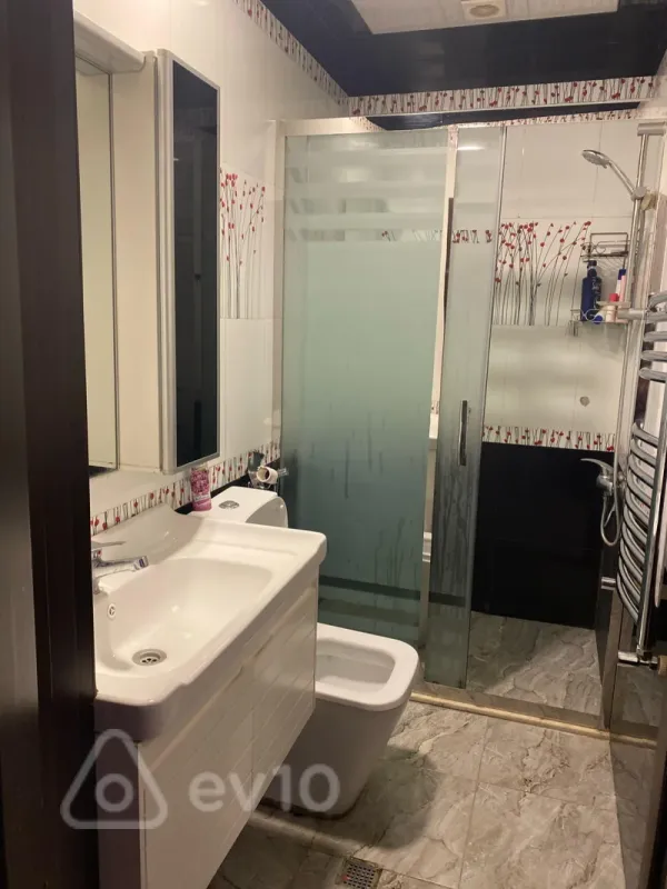 Kirayə verilir 3 otaqlı yeni tikili 78 m²