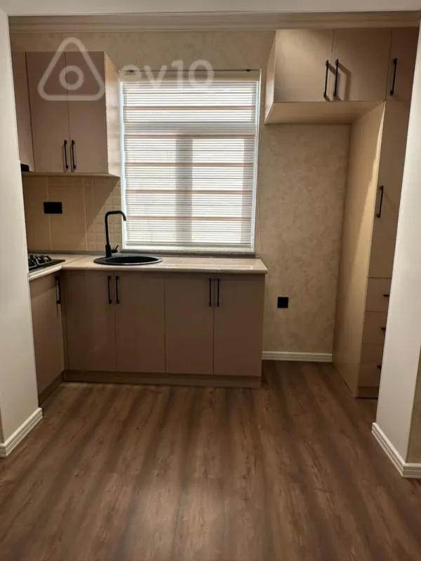 Satılır 2 otaqlı köhnə tikili 45 m²