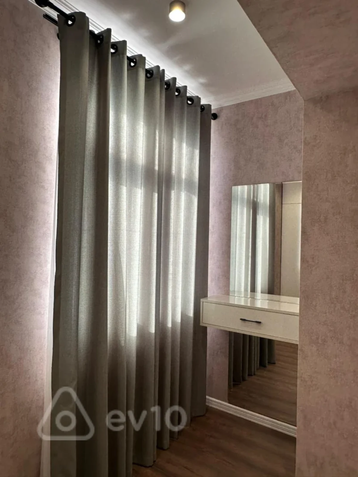 Satılır 2 otaqlı köhnə tikili 45 m²