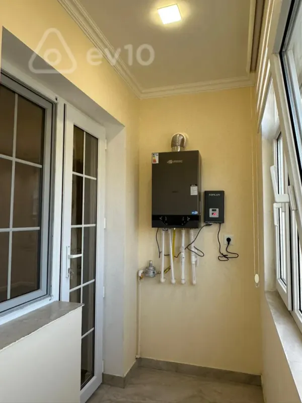 Satılır 2 otaqlı köhnə tikili 45 m²