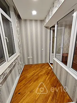 Kirayə verilir 3 otaqlı köhnə tikili 90 m²