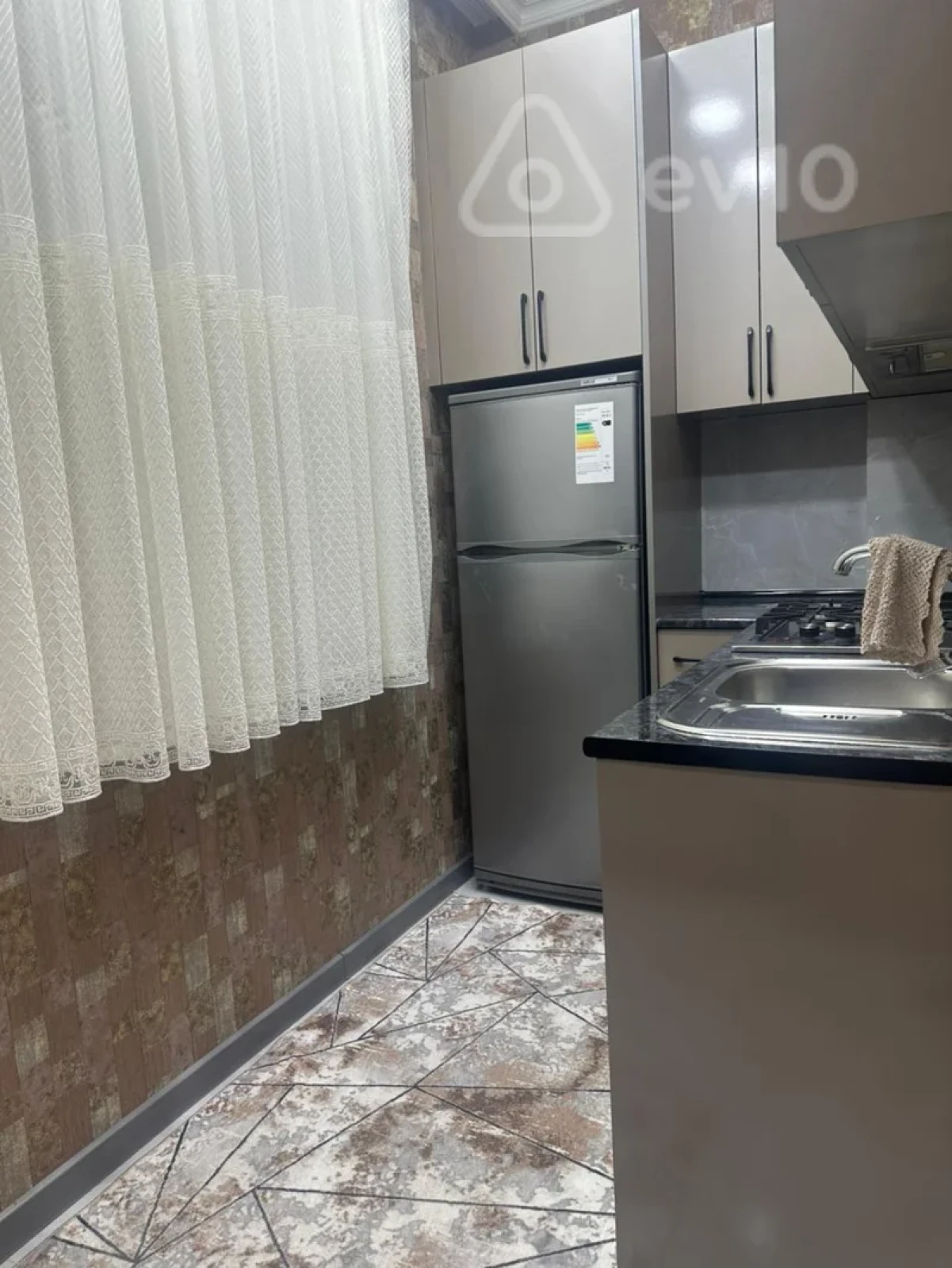 Kirayə verilir 2 otaqlı yeni tikili 65 m²