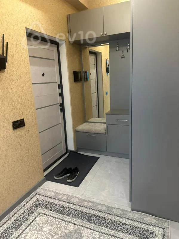 Kirayə verilir 2 otaqlı yeni tikili 65 m²