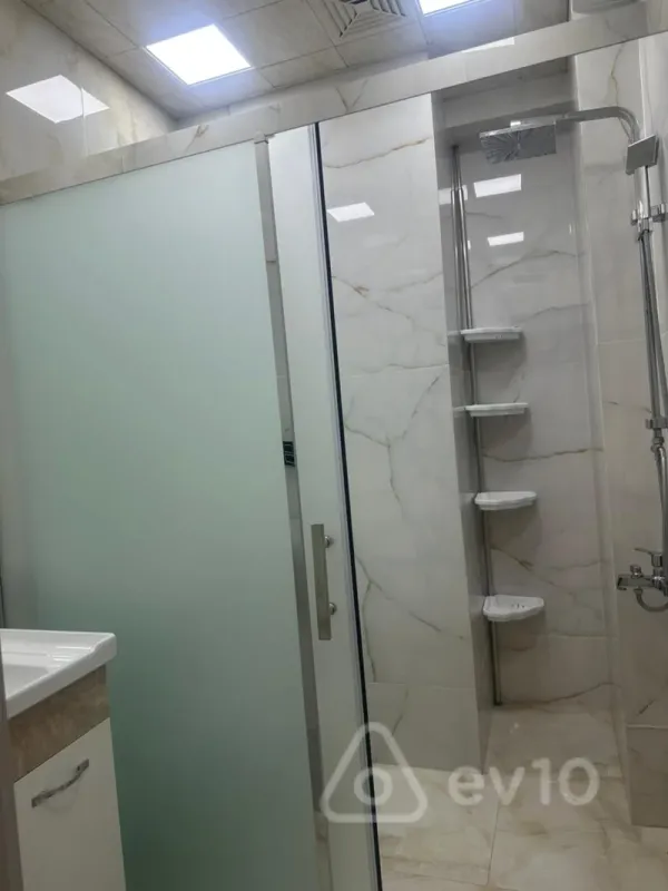 Kirayə verilir 2 otaqlı yeni tikili 65 m²