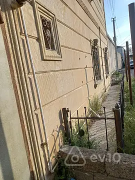 Kirayə verilir 10 otaqlı həyət evi 360 m²