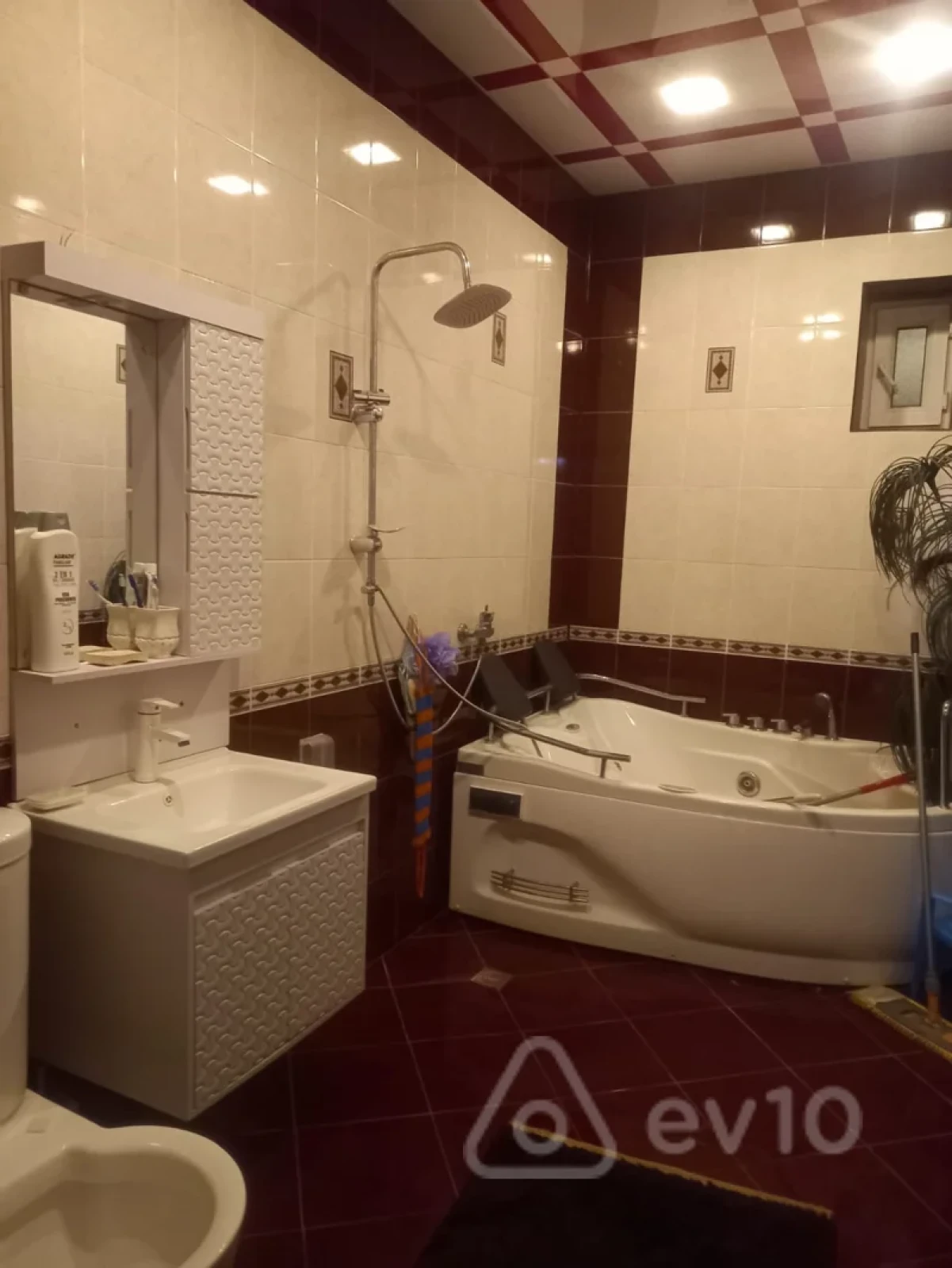 Kirayə verilir 10 otaqlı həyət evi 360 m²