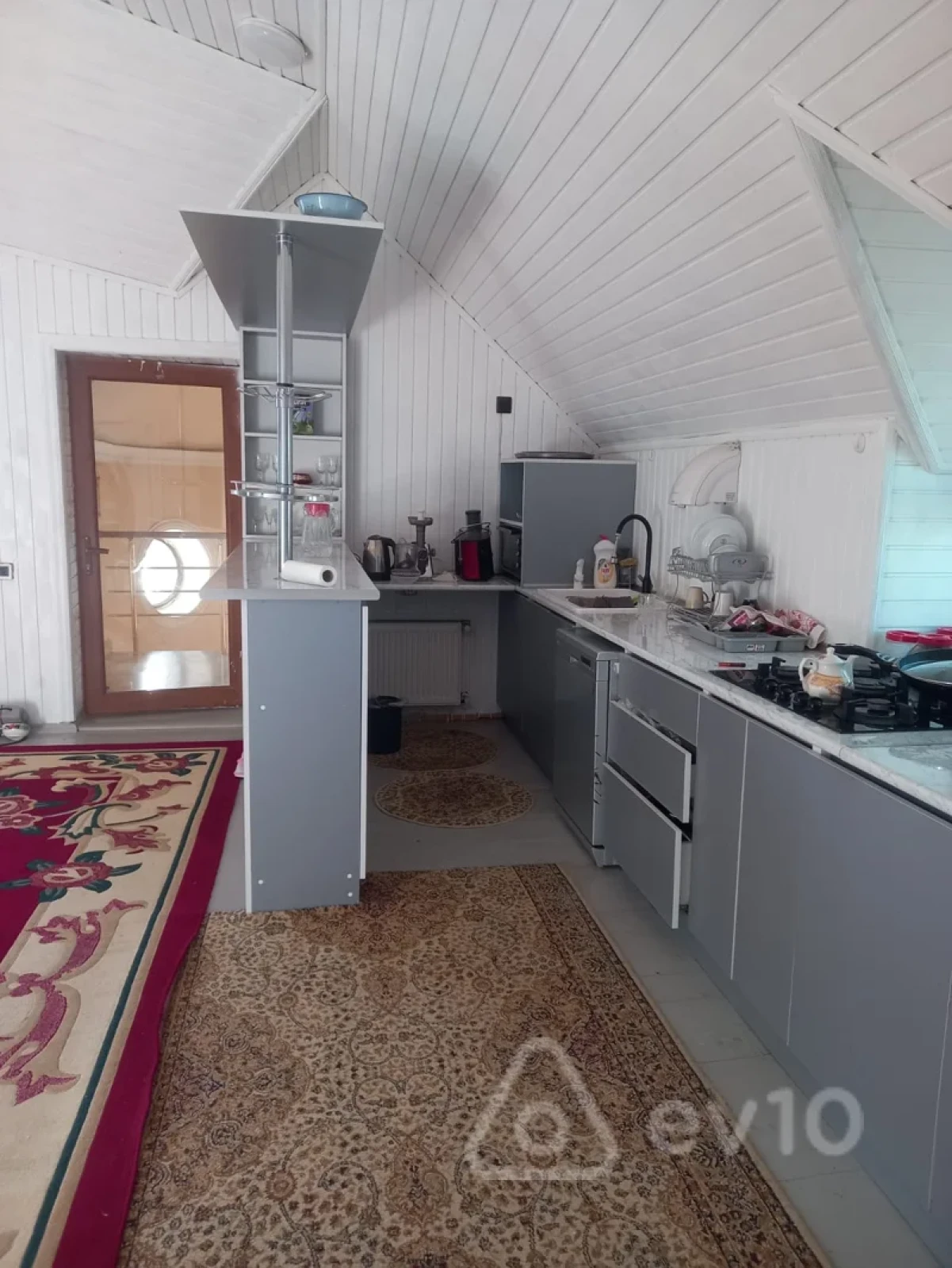 Kirayə verilir 10 otaqlı həyət evi 360 m²