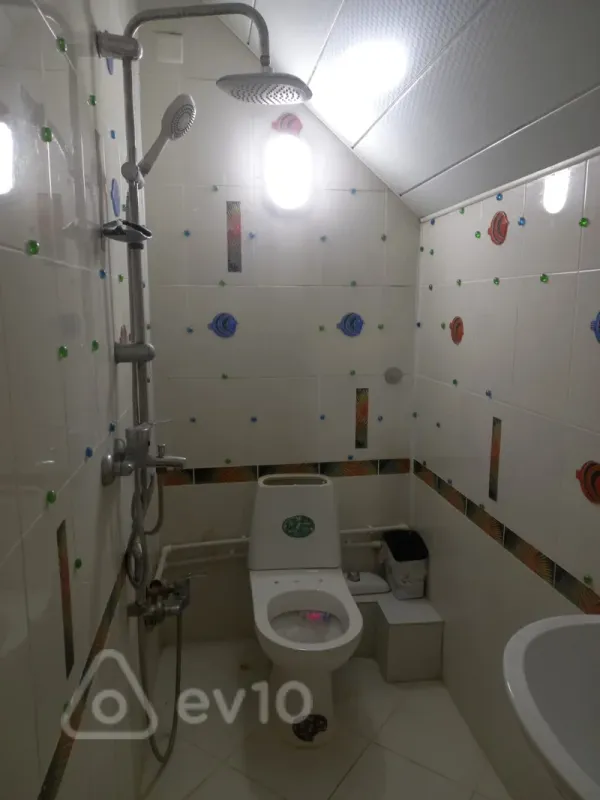 Kirayə verilir 10 otaqlı həyət evi 360 m²