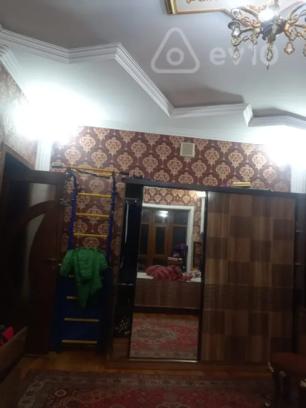 Kirayə verilir 10 otaqlı həyət evi 360 m²