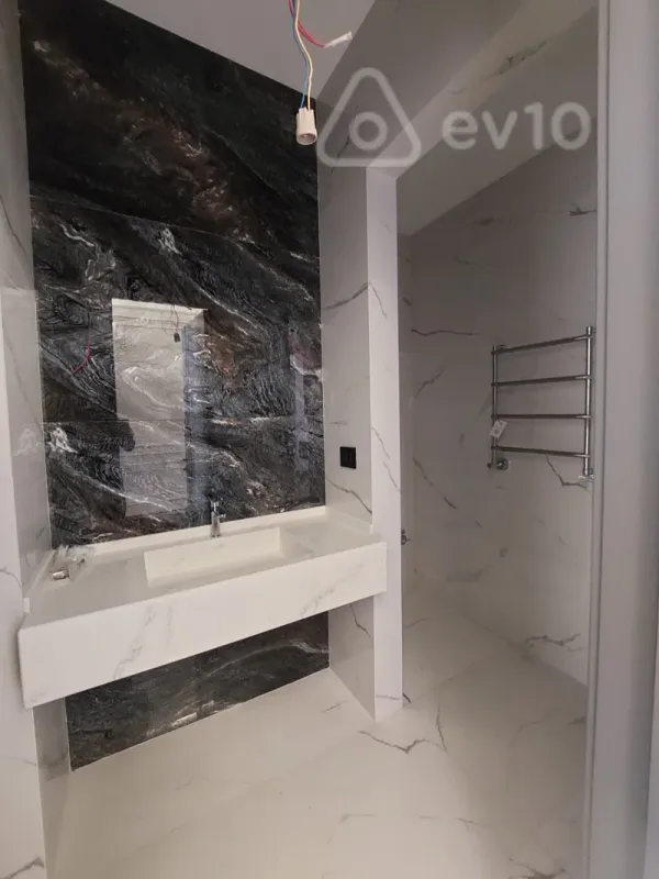 Satılır 4 otaqlı yeni tikili 225 m²