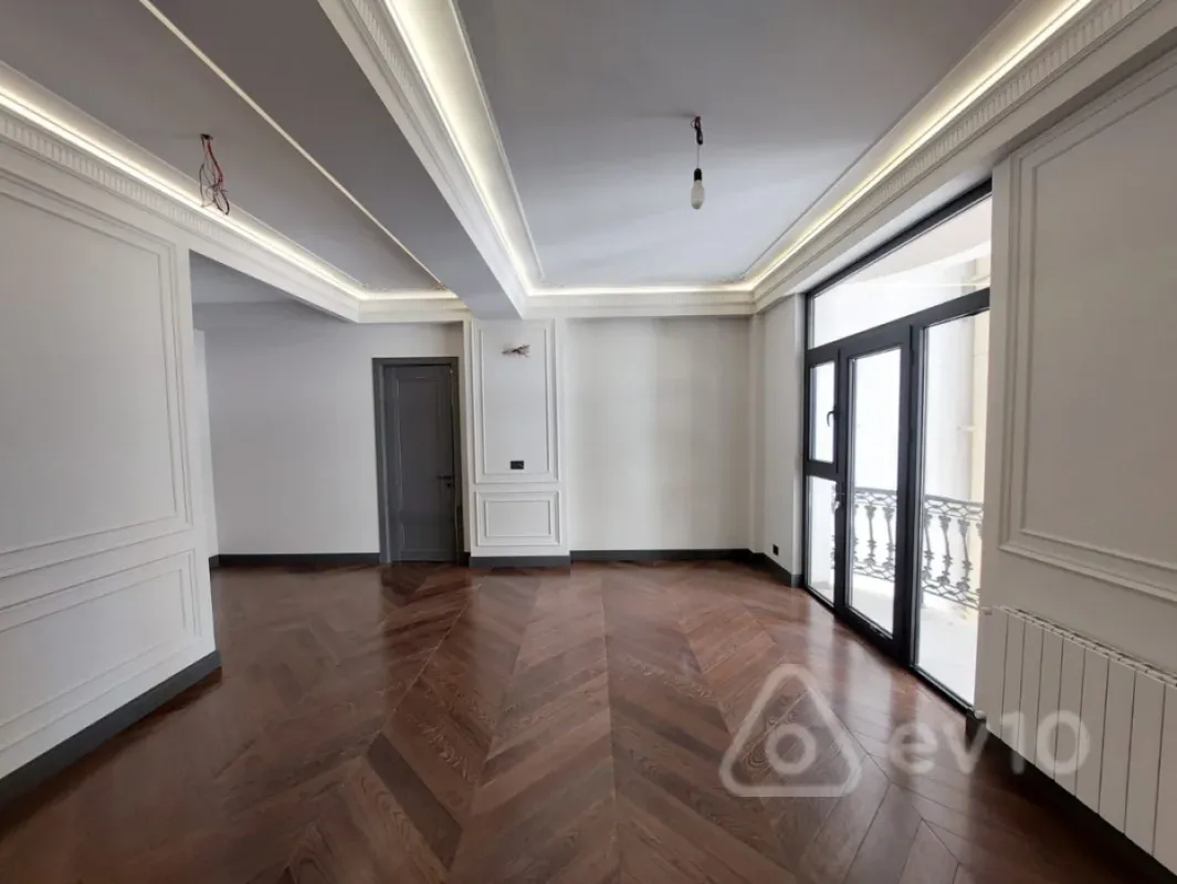 Satılır 4 otaqlı yeni tikili 225 m²