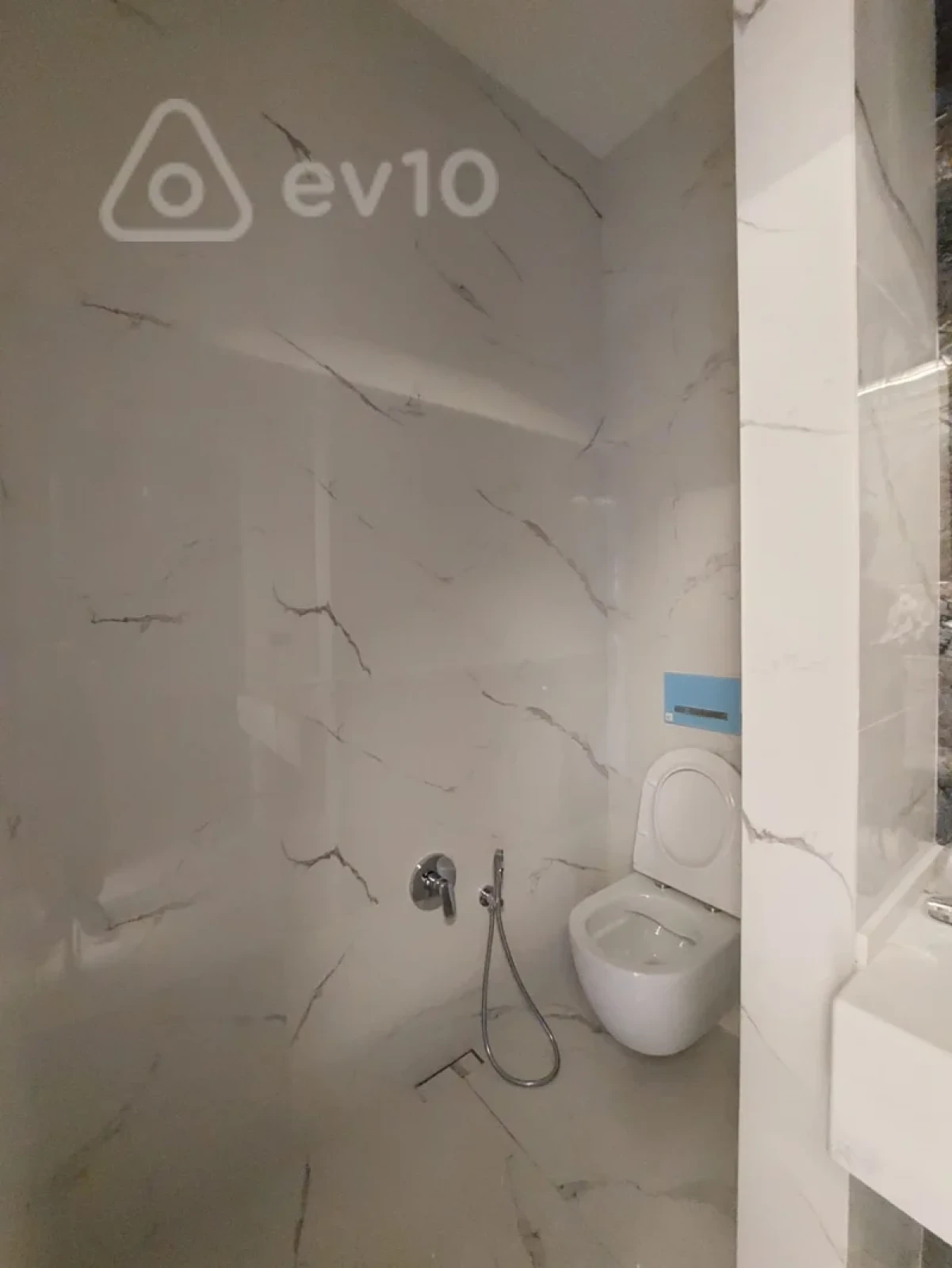 Satılır 4 otaqlı yeni tikili 225 m²