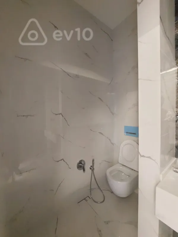 Satılır 4 otaqlı yeni tikili 225 m²