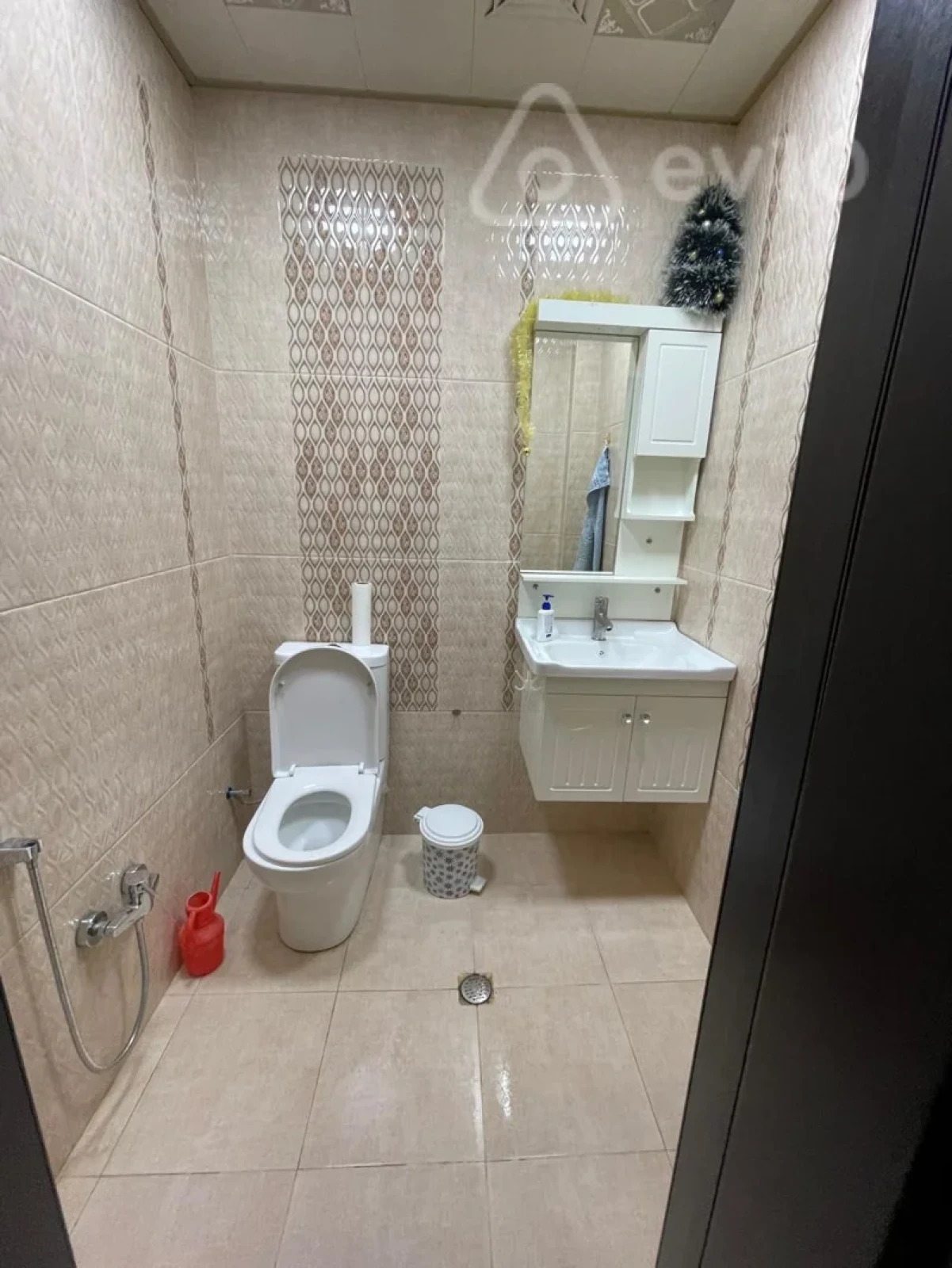 Kirayə verilir 2 otaqlı yeni tikili 101 m²