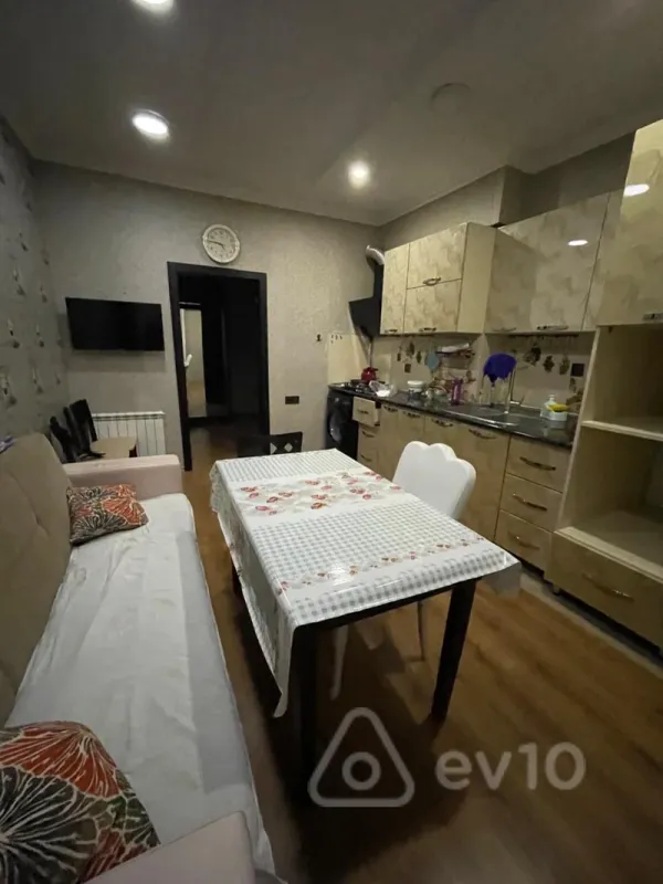 Kirayə verilir 2 otaqlı yeni tikili 101 m²