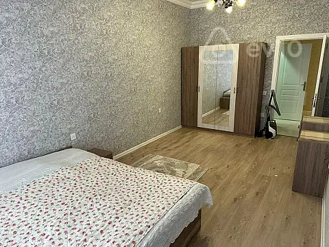 Kirayə verilir 3 otaqlı yeni tikili 100 m²