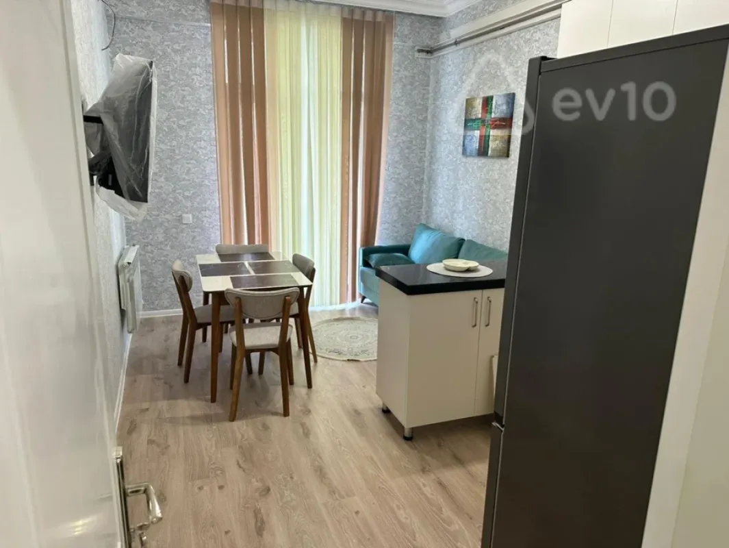 Kirayə verilir 3 otaqlı yeni tikili 100 m²