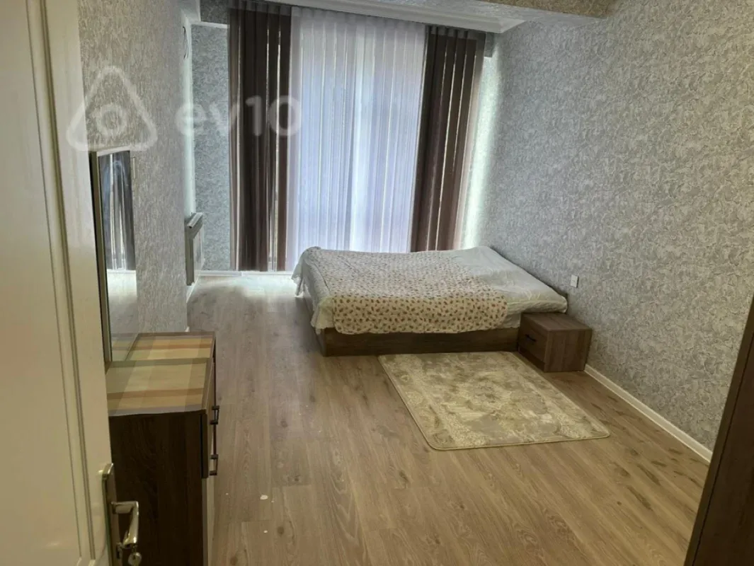 Kirayə verilir 3 otaqlı yeni tikili 100 m²