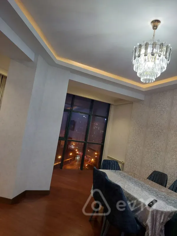 Kirayə verilir 2 otaqlı yeni tikili 113 m²