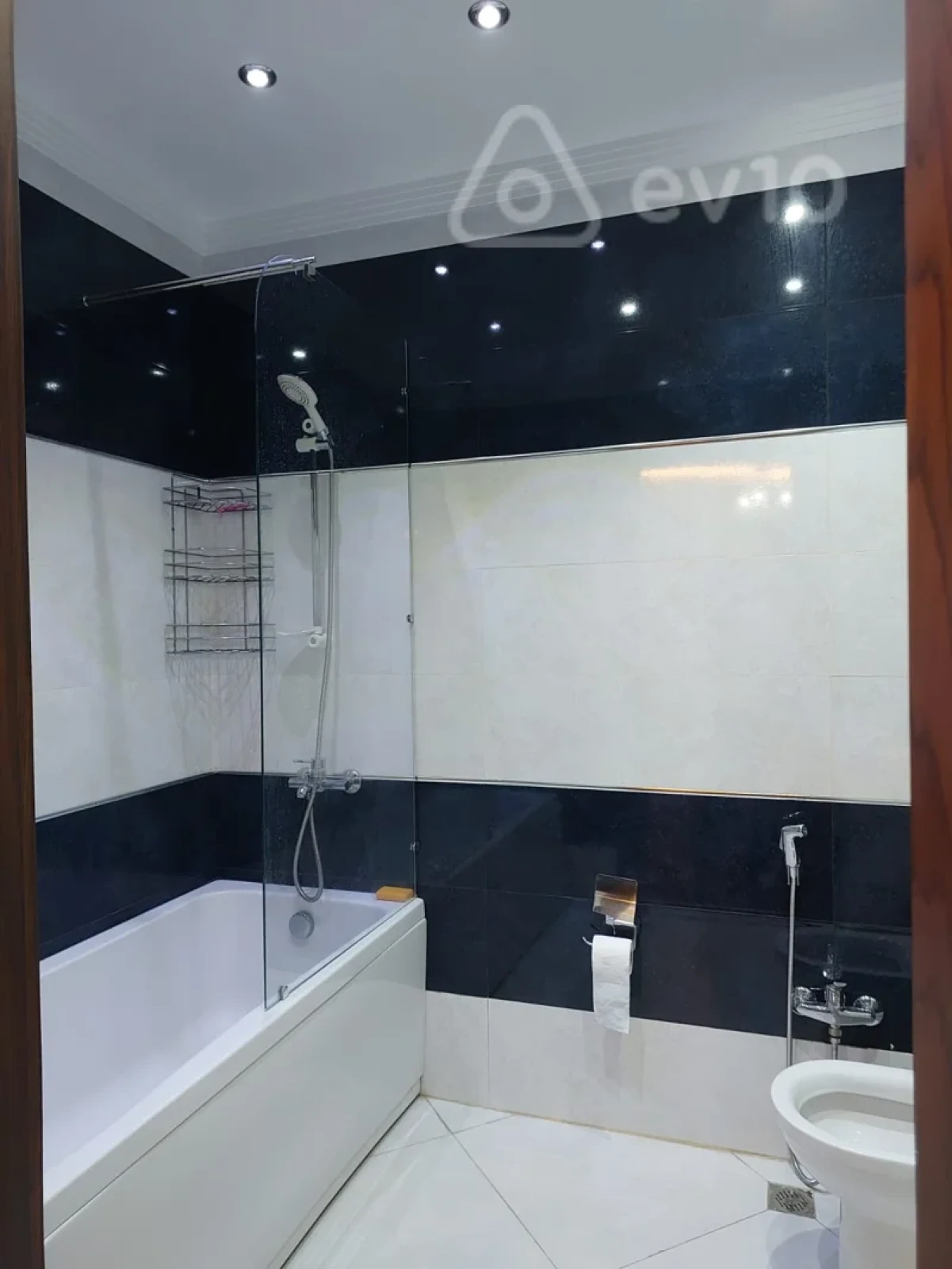 Kirayə verilir 2 otaqlı yeni tikili 113 m²