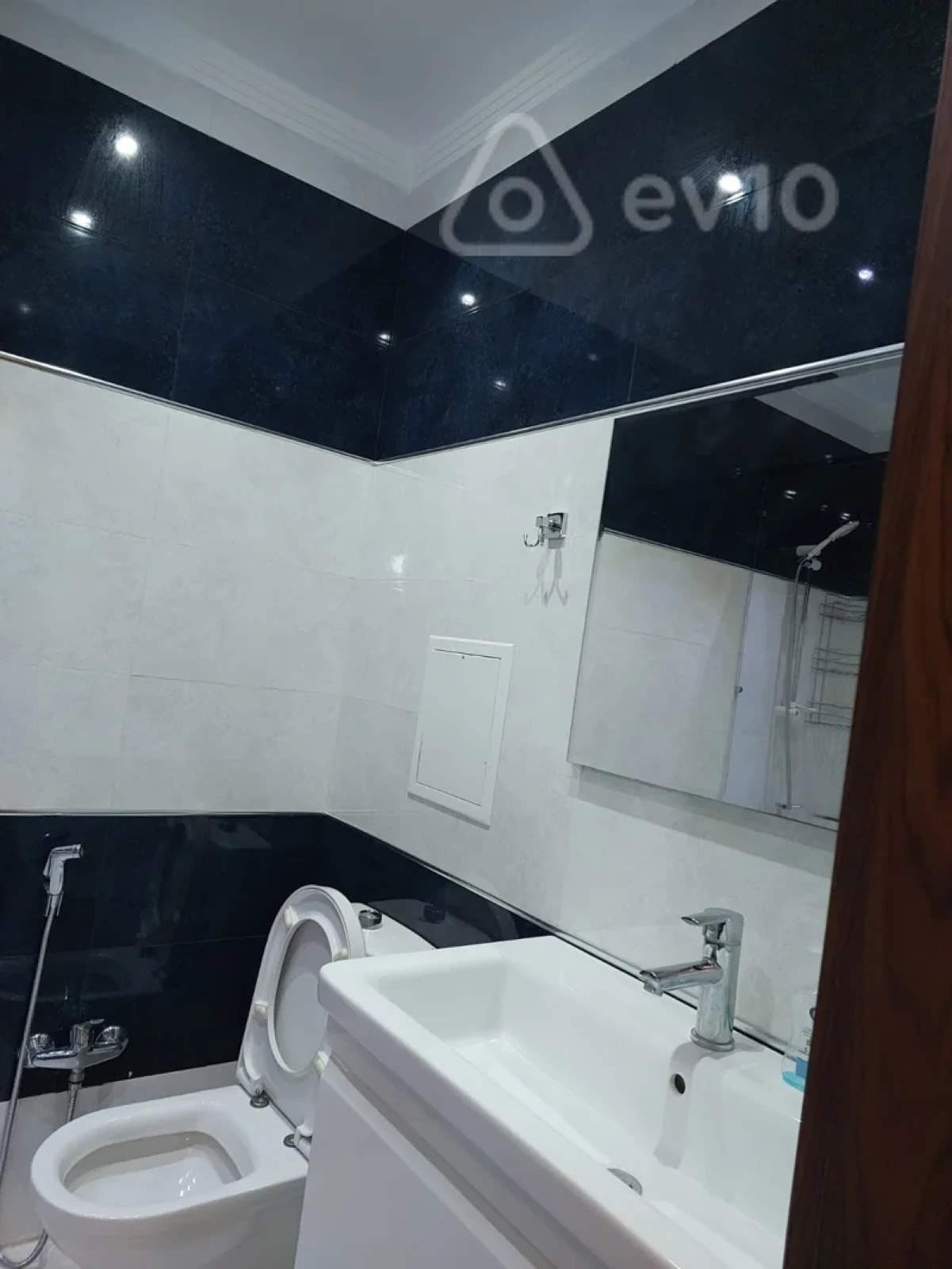 Kirayə verilir 2 otaqlı yeni tikili 113 m²