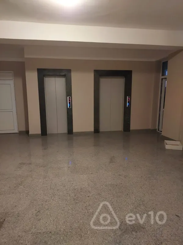 Kirayə verilir 2 otaqlı yeni tikili 113 m²