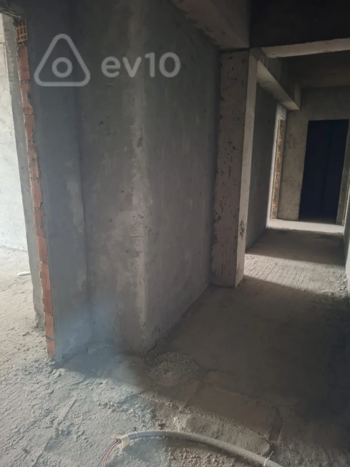 Satılır 2 otaqlı yeni tikili 100.5 m²