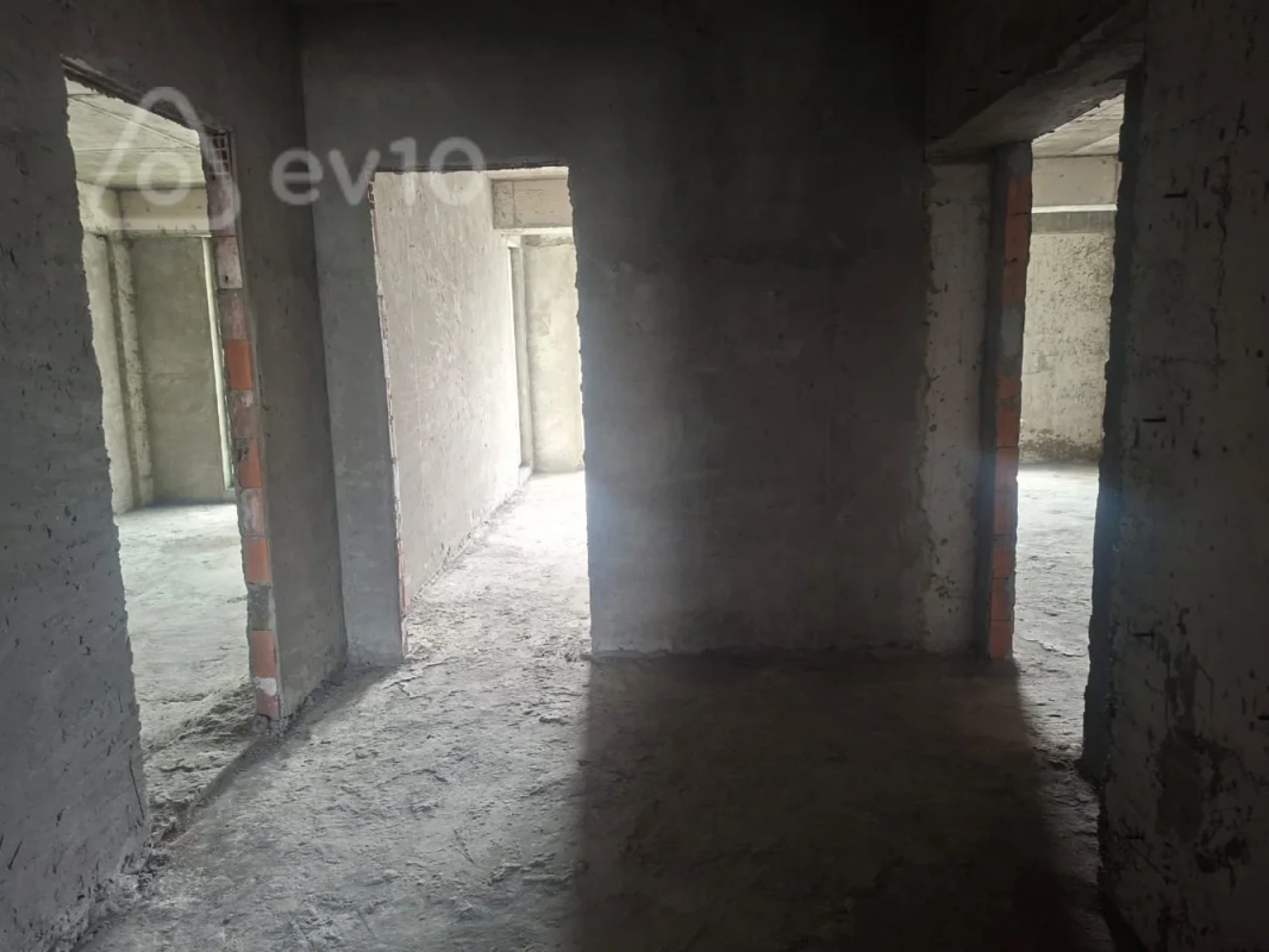 Satılır 2 otaqlı yeni tikili 100.5 m²