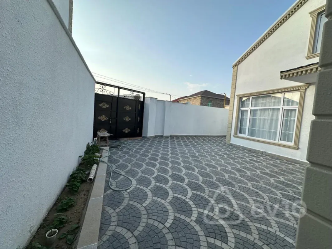 Satılır 3 otaqlı həyət evi 100 m²