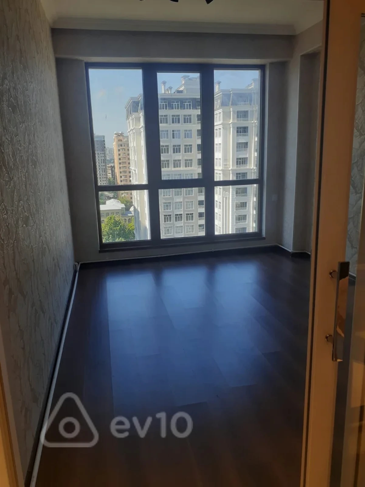 Satılır 2 otaqlı yeni tikili 56 m²