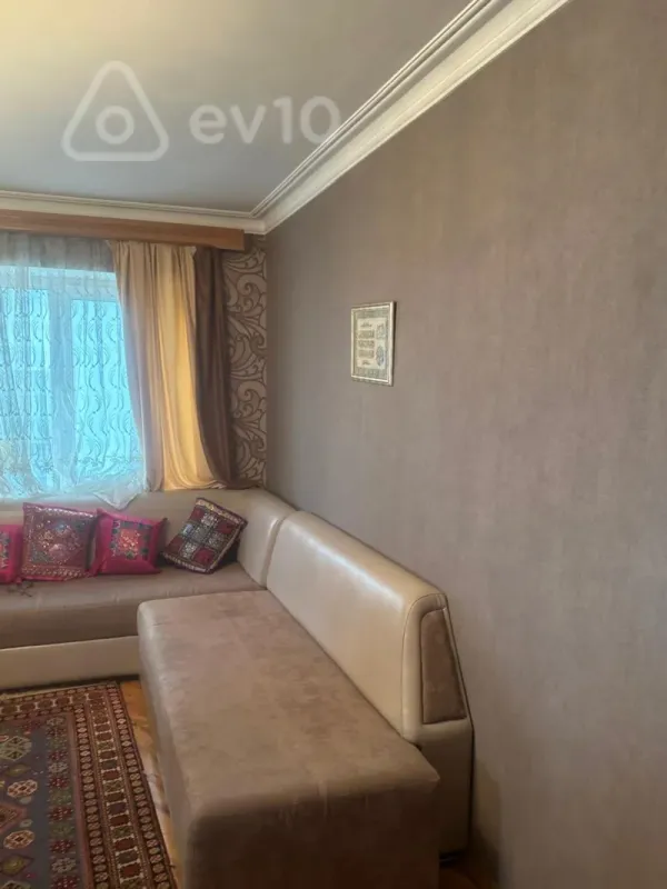 Satılır 3 otaqlı köhnə tikili 50 m²