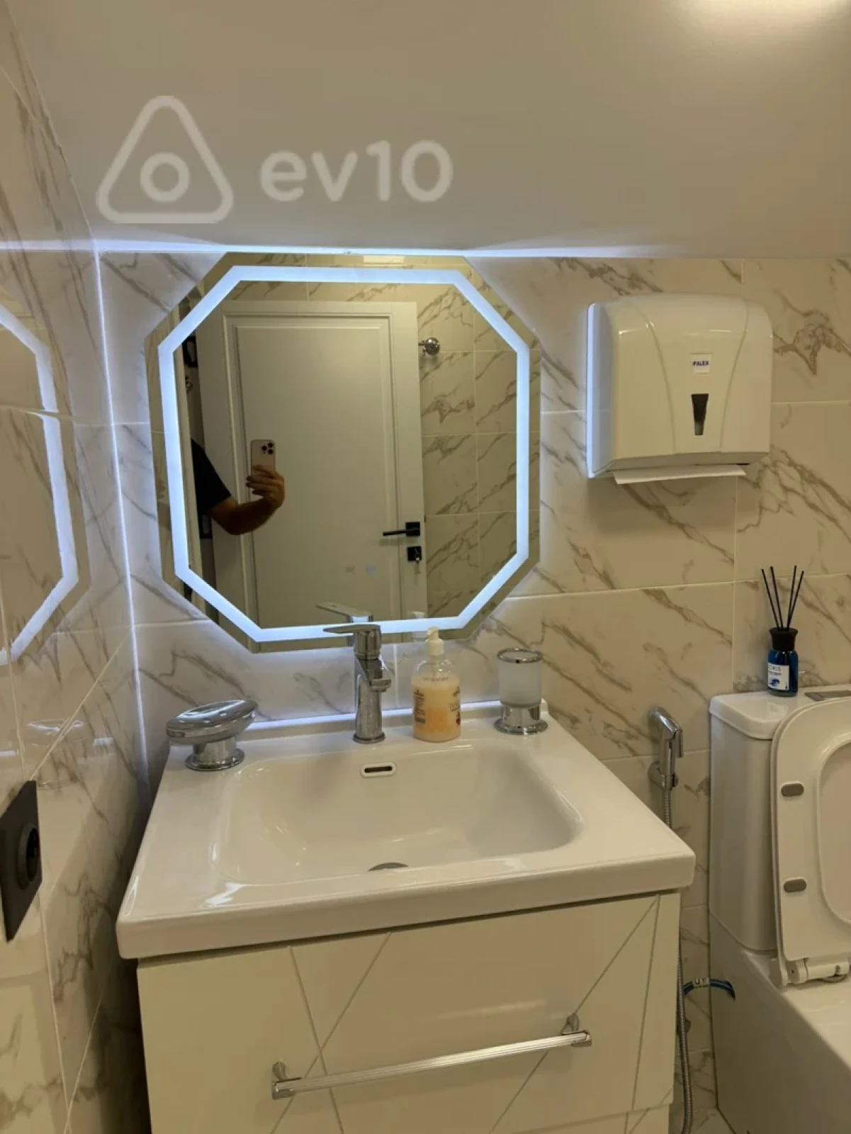 Kirayə verilir 2 otaqlı ofis 62 m²