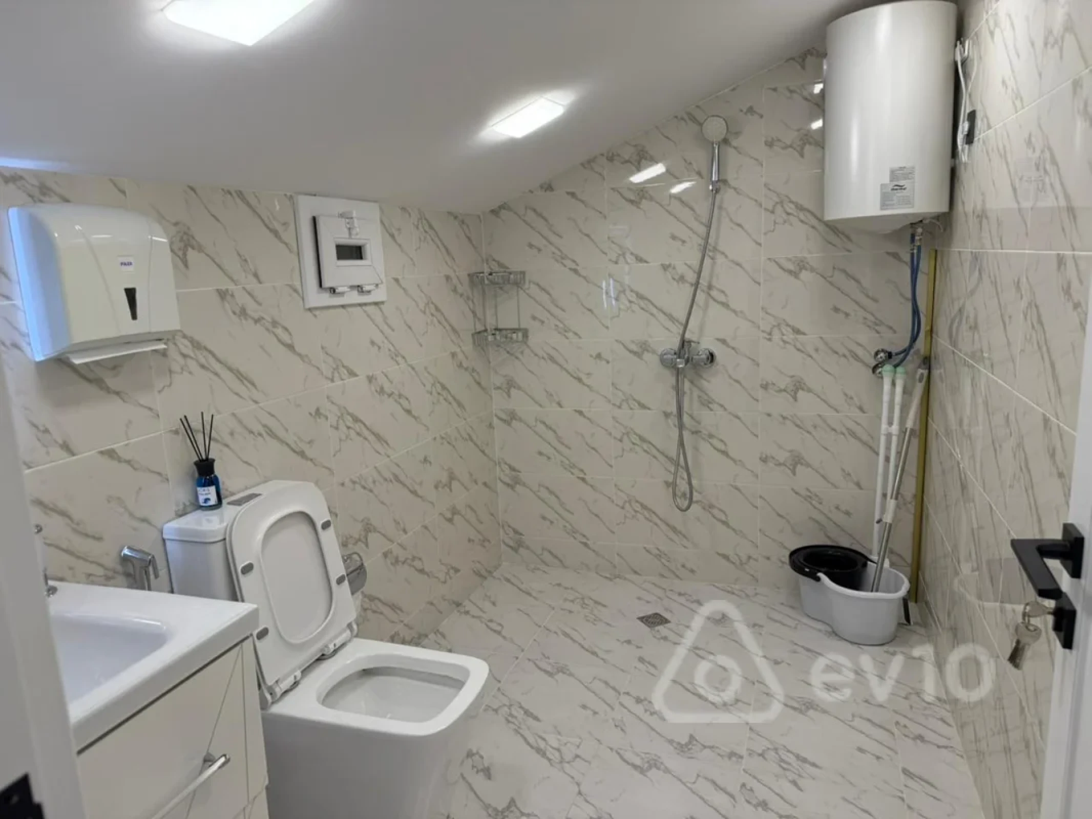 Kirayə verilir 2 otaqlı ofis 62 m²