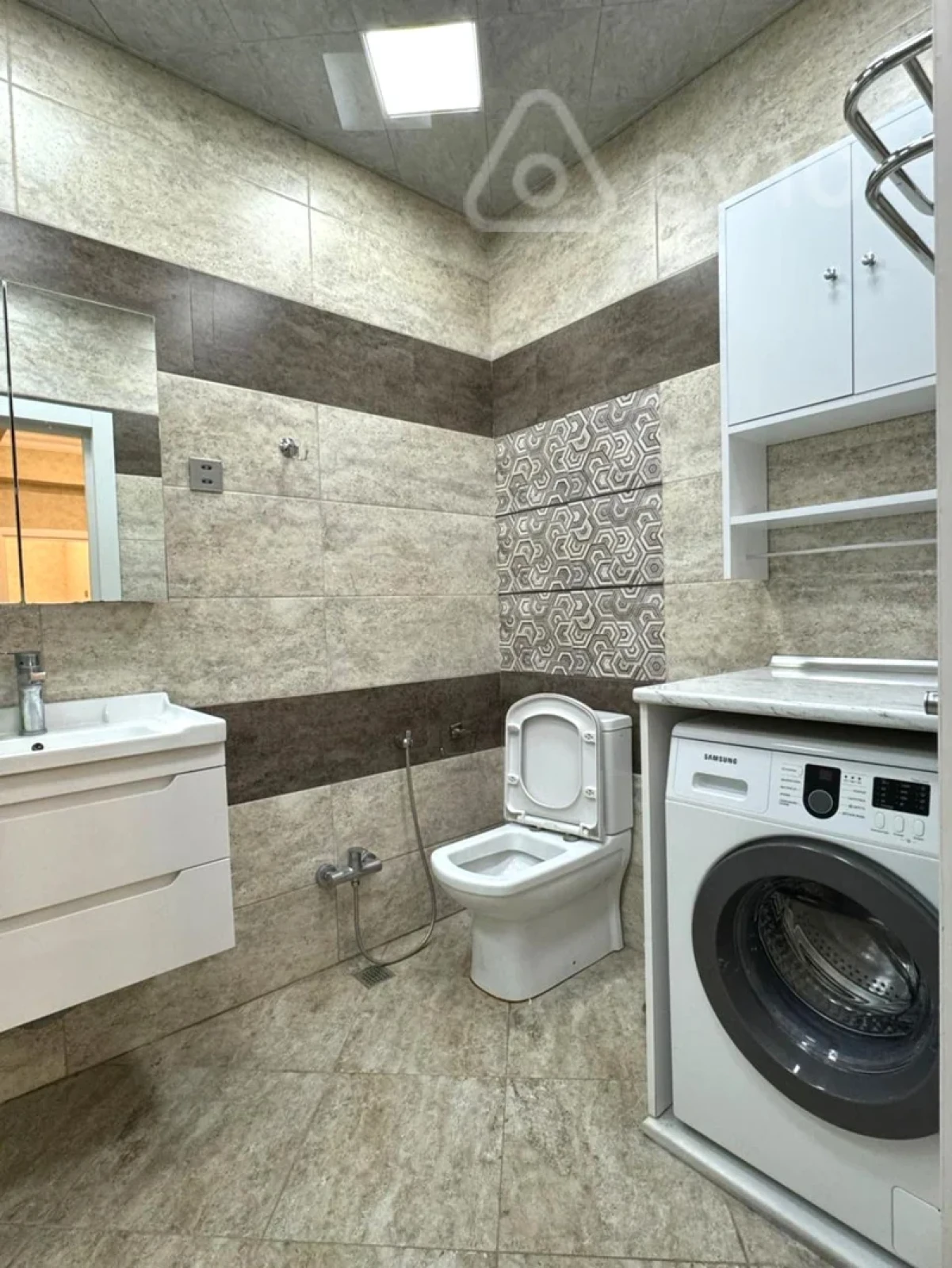Kirayə verilir 3 otaqlı yeni tikili 105 m²