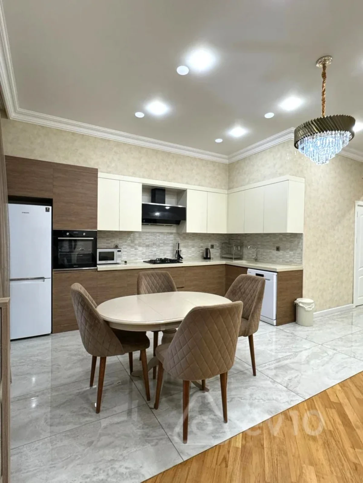 Kirayə verilir 3 otaqlı yeni tikili 105 m²