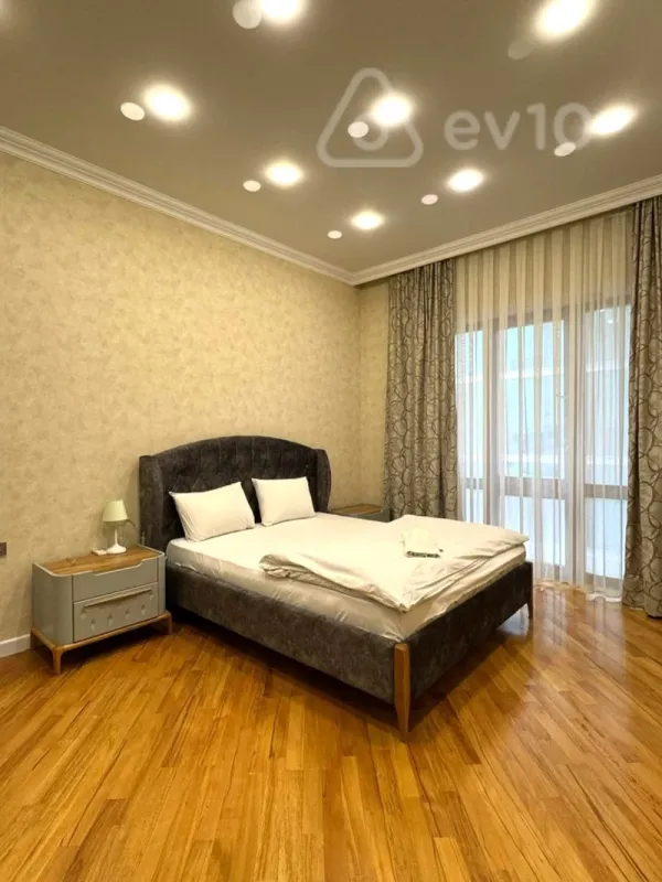 Kirayə verilir 3 otaqlı yeni tikili 105 m²