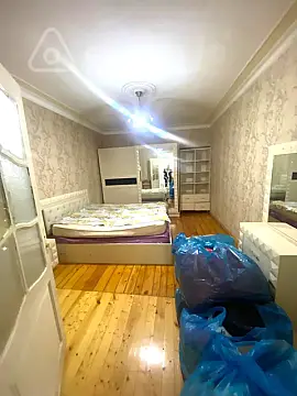 Kirayə verilir 2 otaqlı köhnə tikili 60 m²